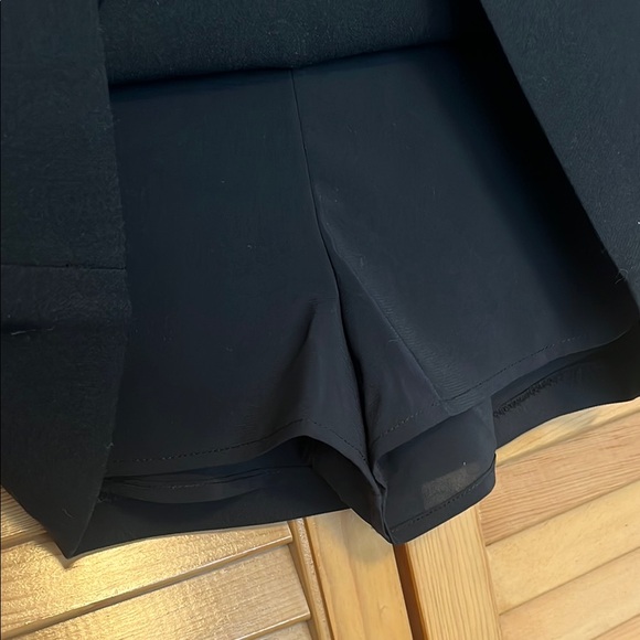 A&F Scarlett Mini Skort - Picture 3 of 4